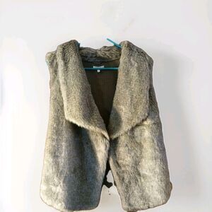 Maurices Womens Gray Faux Fur Vest/ Knit Backing Xlarge NEW VERY NICE